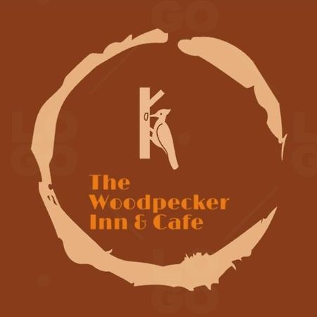 The Woodpecker Inn & Cafe, Jibhi Exteriör bild